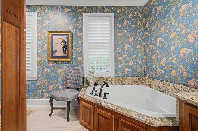 12 Hawks Farm Road, White, GA 30184