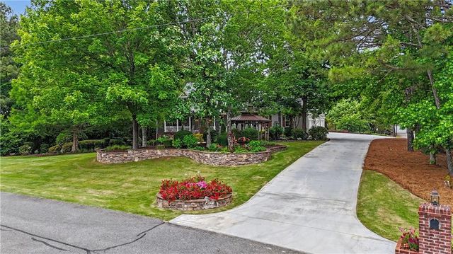 12 Hawks Farm Road, White, GA 30184