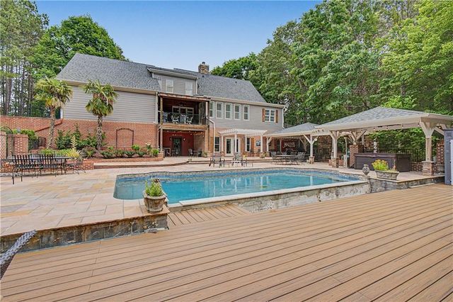 12 Hawks Farm Road, White, GA 30184