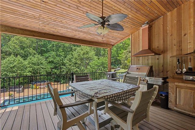 12 Hawks Farm Road, White, GA 30184