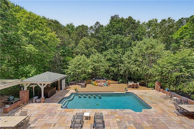 12 Hawks Farm Road, White, GA 30184