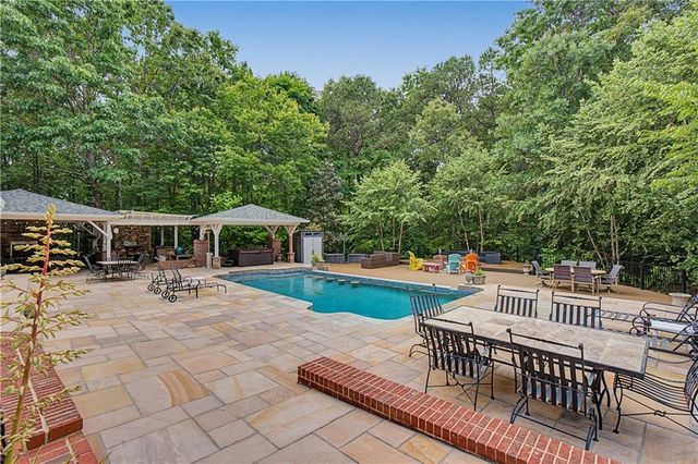 12 Hawks Farm Road, White, GA 30184