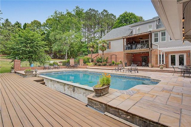 12 Hawks Farm Road, White, GA 30184