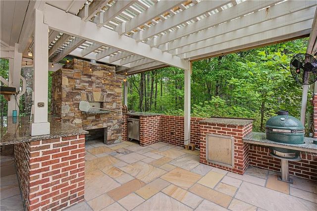 12 Hawks Farm Road, White, GA 30184