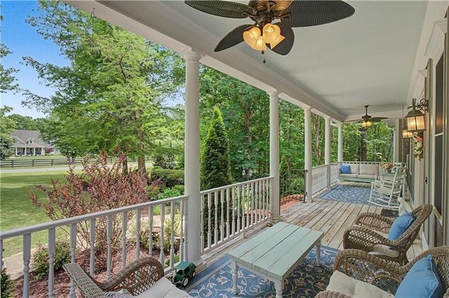 12 Hawks Farm Road, White, GA 30184