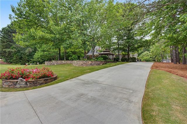 12 Hawks Farm Road, White, GA 30184
