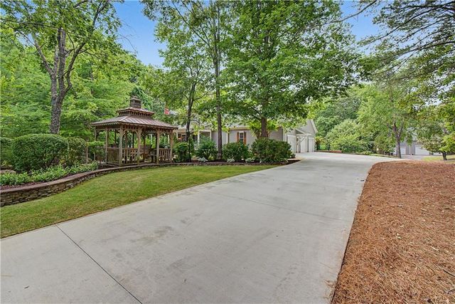 12 Hawks Farm Road, White, GA 30184