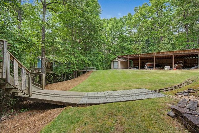 12 Hawks Farm Road, White, GA 30184