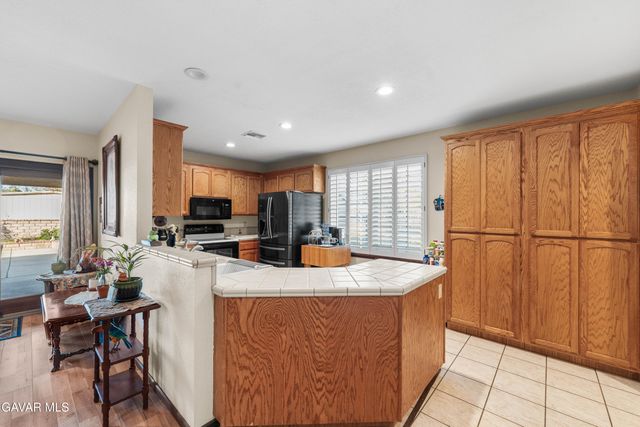 2651 W Avenue N12, Palmdale, CA 93551