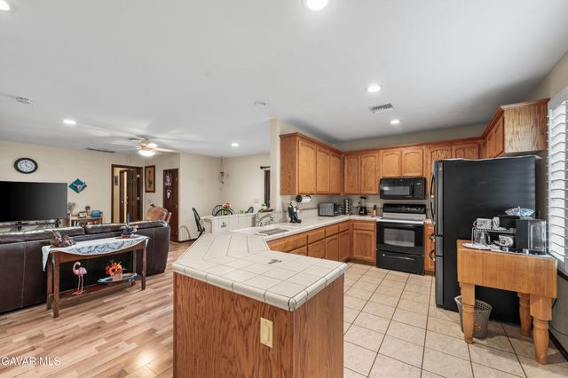 2651 W Avenue N12, Palmdale, CA 93551