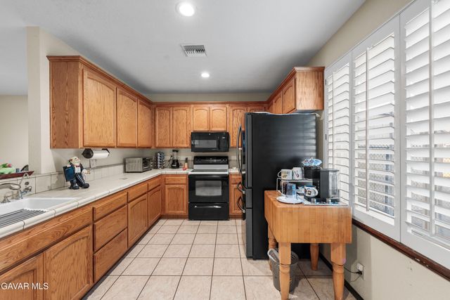 2651 W Avenue N12, Palmdale, CA 93551