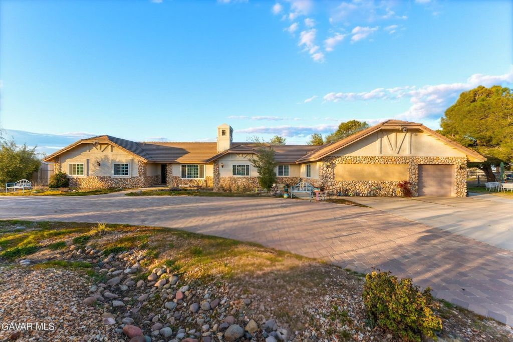 2651 W Avenue N12, Palmdale, CA 93551