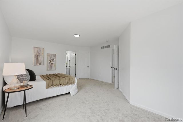 56669 Sunset Drive 177, Shelby Twp, MI 48316