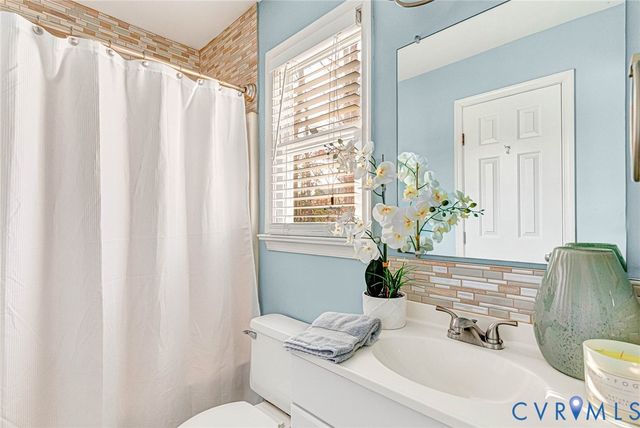 4407 Hunters Landing Dr, Chesterfield, VA 23832