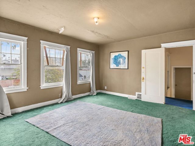 1220 S Wilton Place, Los Angeles, CA 90019