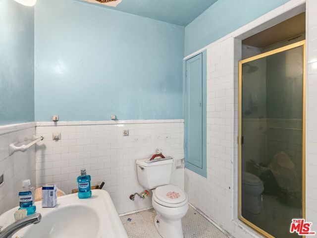 1220 S Wilton Place, Los Angeles, CA 90019