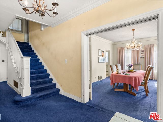 1220 S Wilton Place, Los Angeles, CA 90019