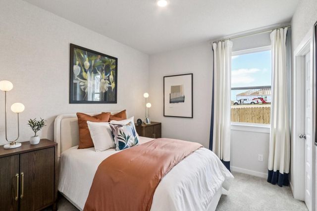 108 Hornet ST, Elgin, TX 78621