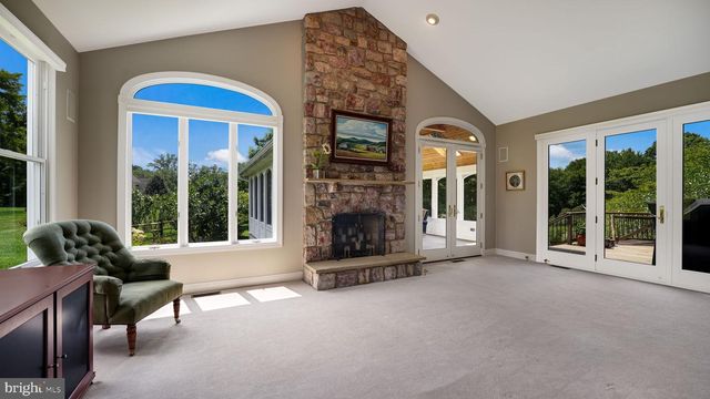 340 W SANDY RIDGE RD, Doylestown, PA 18901