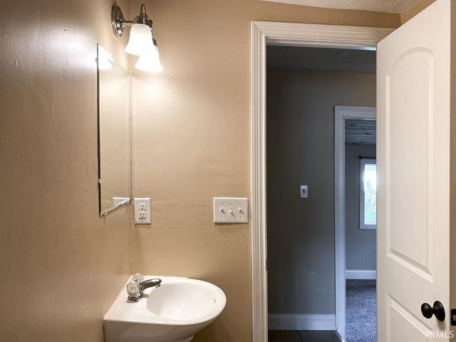 905 S Lincoln Street, Bloomington, IN 47401