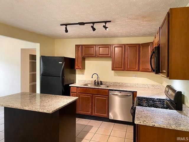 905 S Lincoln Street, Bloomington, IN 47401