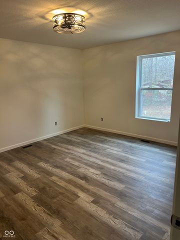 1193 Evergreen Cir Way, North Vernon, IN 47265