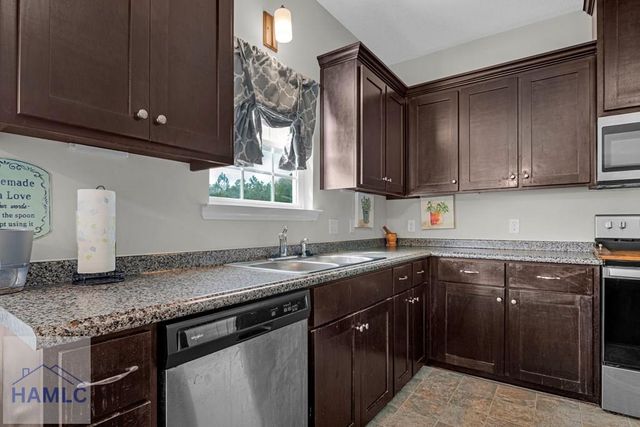 223 Rutledge Drive, Hinesville, GA 31313