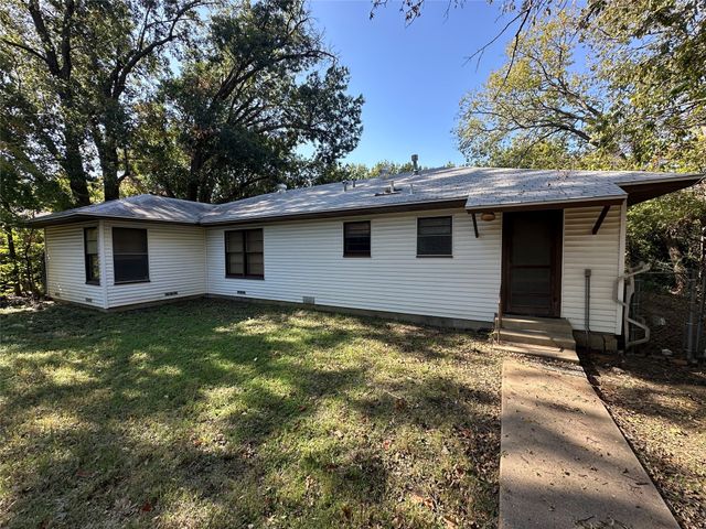 1014 Hillcrest Street, Denton, TX 76201