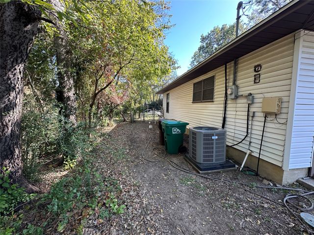 1014 Hillcrest Street, Denton, TX 76201