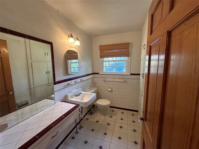 1014 Hillcrest Street, Denton, TX 76201