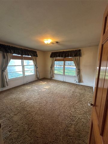 1014 Hillcrest Street, Denton, TX 76201