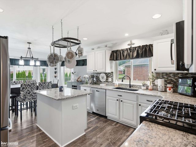 50494 Commons Drive, Macomb Twp, MI 48042