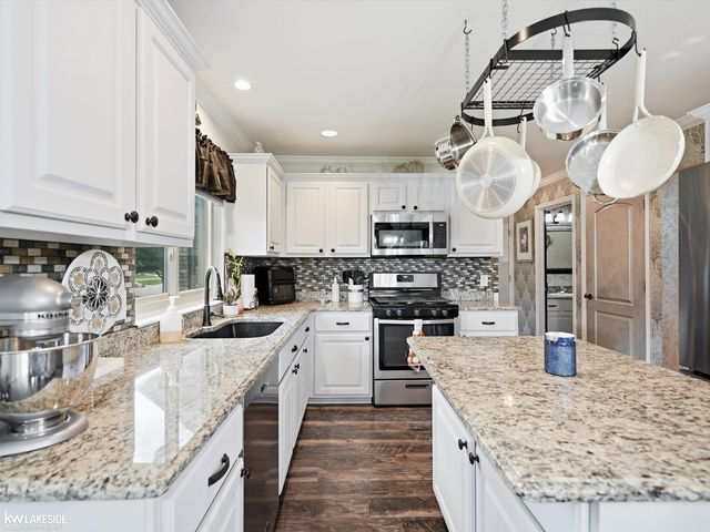 50494 Commons Drive, Macomb Twp, MI 48042