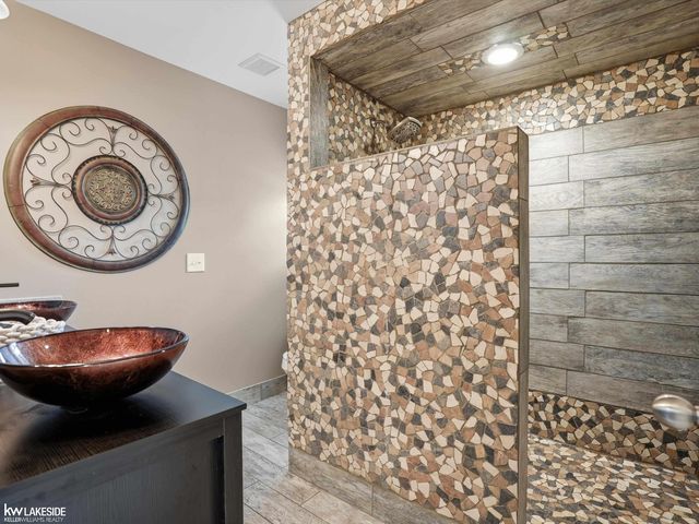 50494 Commons Drive, Macomb Twp, MI 48042