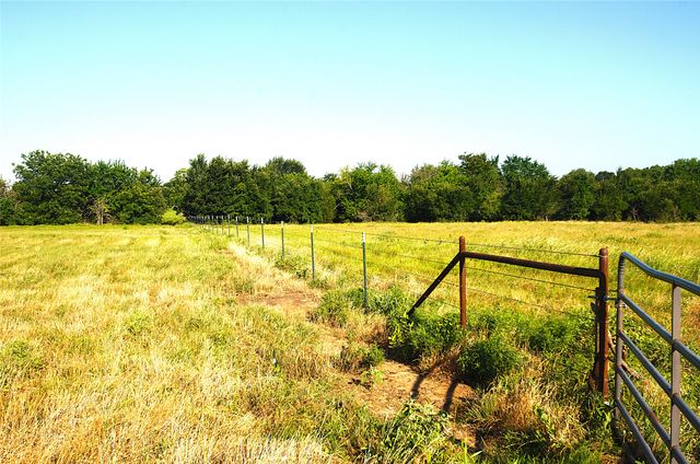 316 Flowing Wells Road, Pottsboro, TX 75076