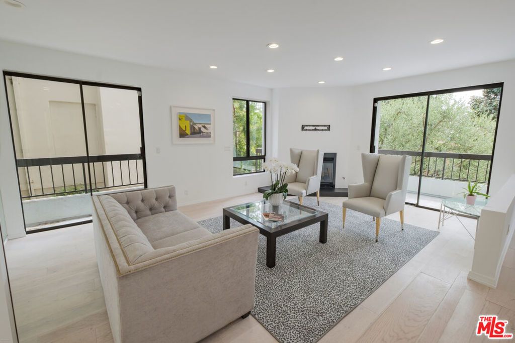 9033 Vista Grande Street 3, West Hollywood, CA 90069 — photo 3