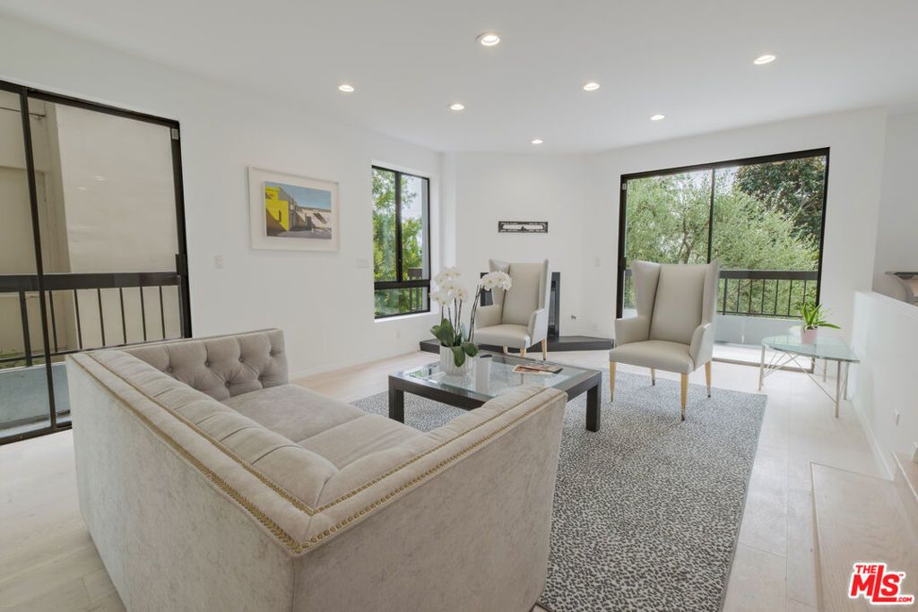 9033 Vista Grande Street 3, West Hollywood, CA 90069 — photo 4