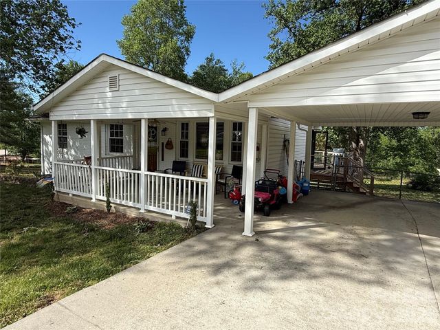 3678 Vantage Heights Circle, Lenoir, NC 28645