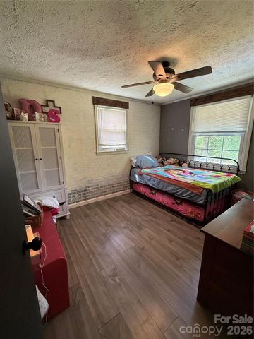 3678 Vantage Heights Circle, Lenoir, NC 28645