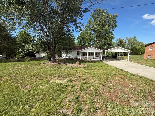 3678 Vantage Heights Circle, Lenoir, NC 28645