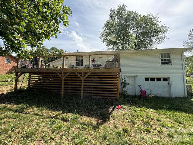 3678 Vantage Heights Circle, Lenoir, NC 28645