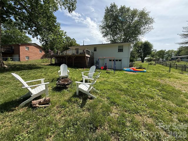 3678 Vantage Heights Circle, Lenoir, NC 28645