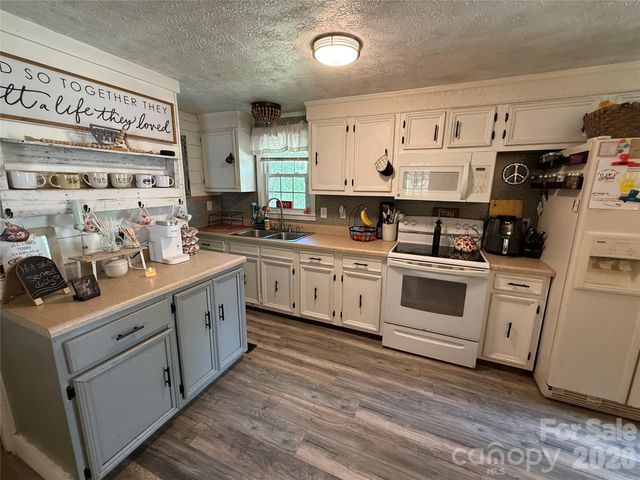 3678 Vantage Heights Circle, Lenoir, NC 28645