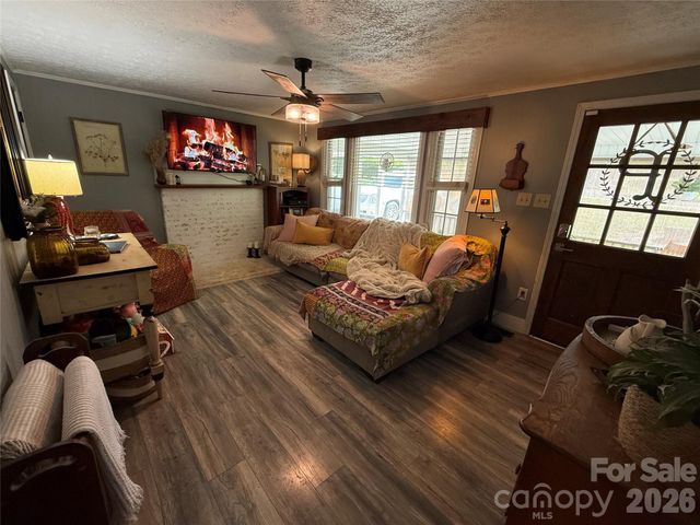 3678 Vantage Heights Circle, Lenoir, NC 28645