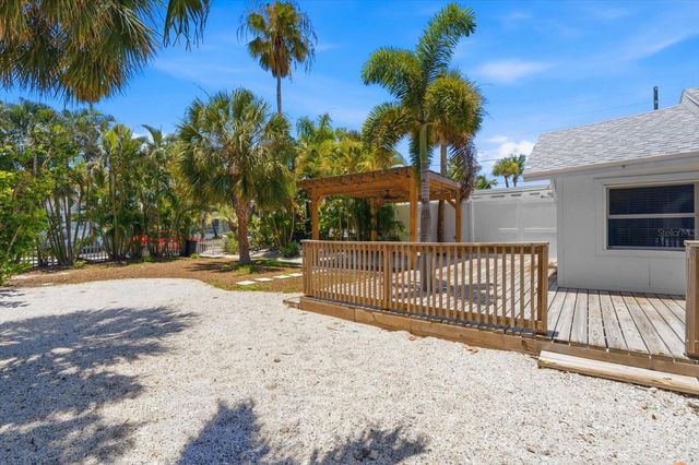 107 14TH AVENUE, St Pete Beach, FL 33706