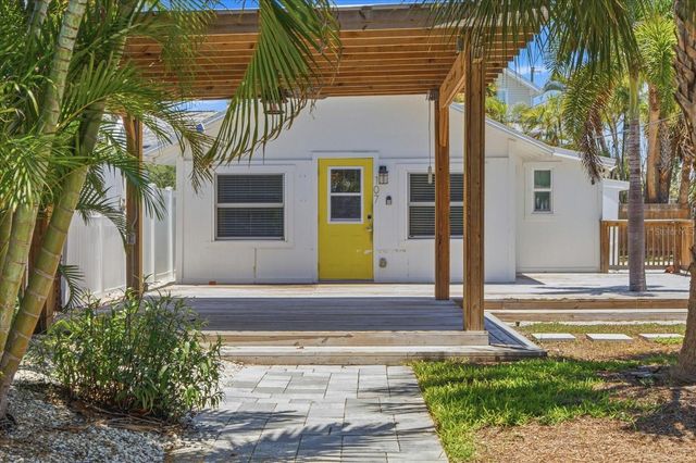 107 14TH AVENUE, St Pete Beach, FL 33706