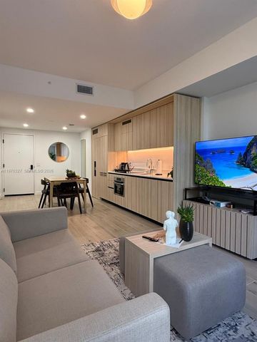 225 N Miami Ave 804, Miami, FL 33128