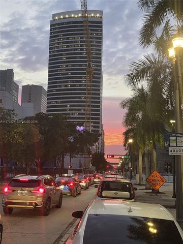 225 N Miami Ave 804, Miami, FL 33128