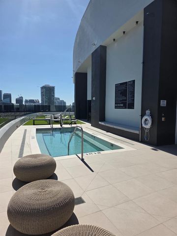 225 N Miami Ave 804, Miami, FL 33128