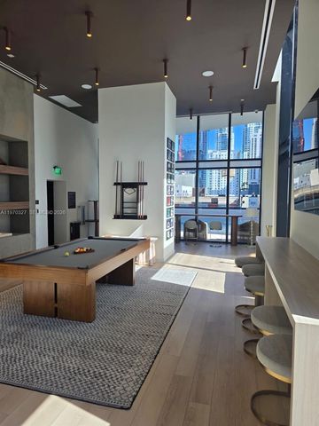 225 N Miami Ave 804, Miami, FL 33128